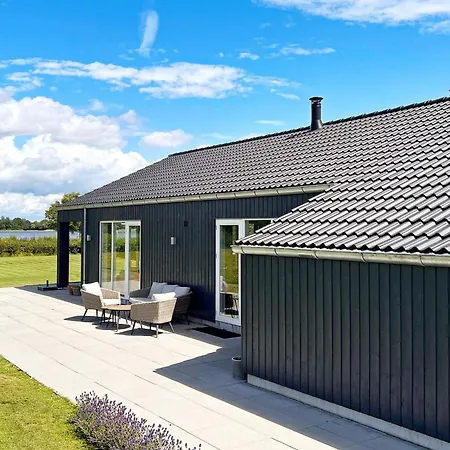 Vakantiehuis Stylish Lakeview Retreat-by Traum