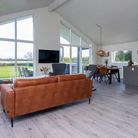 Vakantiehuis Stylish Lakeview Retreat-by Traum